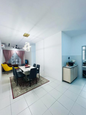 Cozy 3 Rooms , KLCC view , 100 mbps WIFI , Netflix by Noon's Homestay